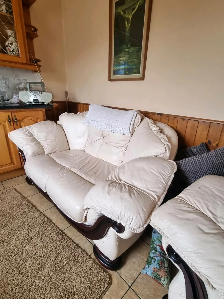 2 x Italian leather 3 +2+1seater sofas - Image 4