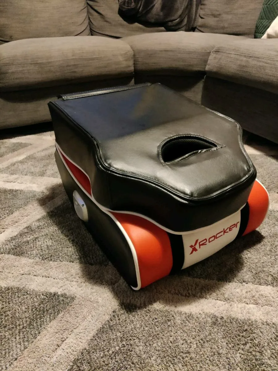 XRocker gaming chair with audio - Image 3