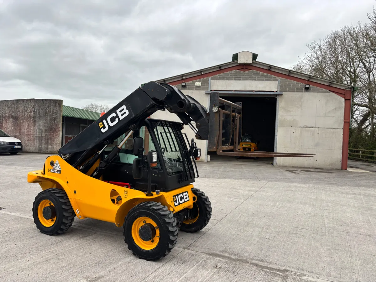 2015 JCB 520-40 - Image 1