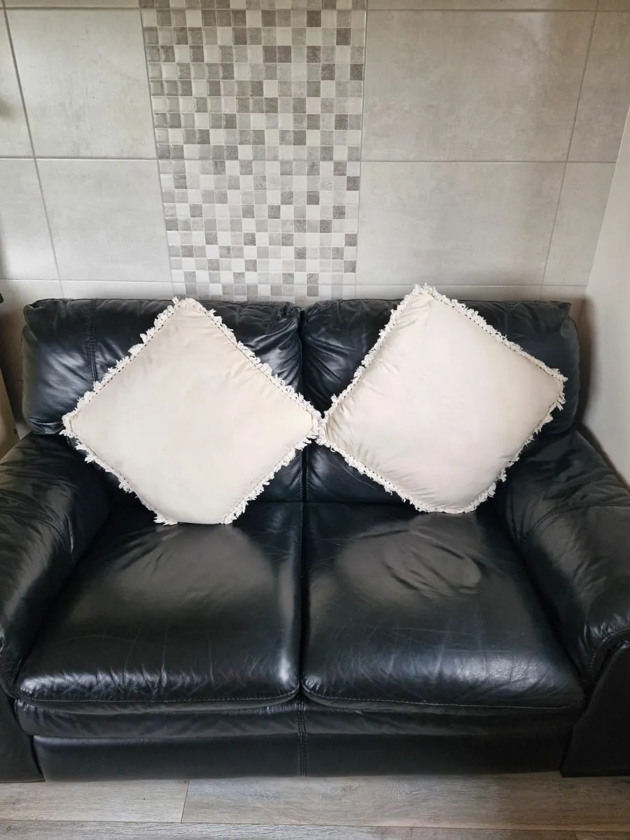 couch - Image 1