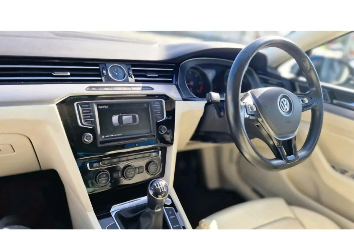 Car - Image 3