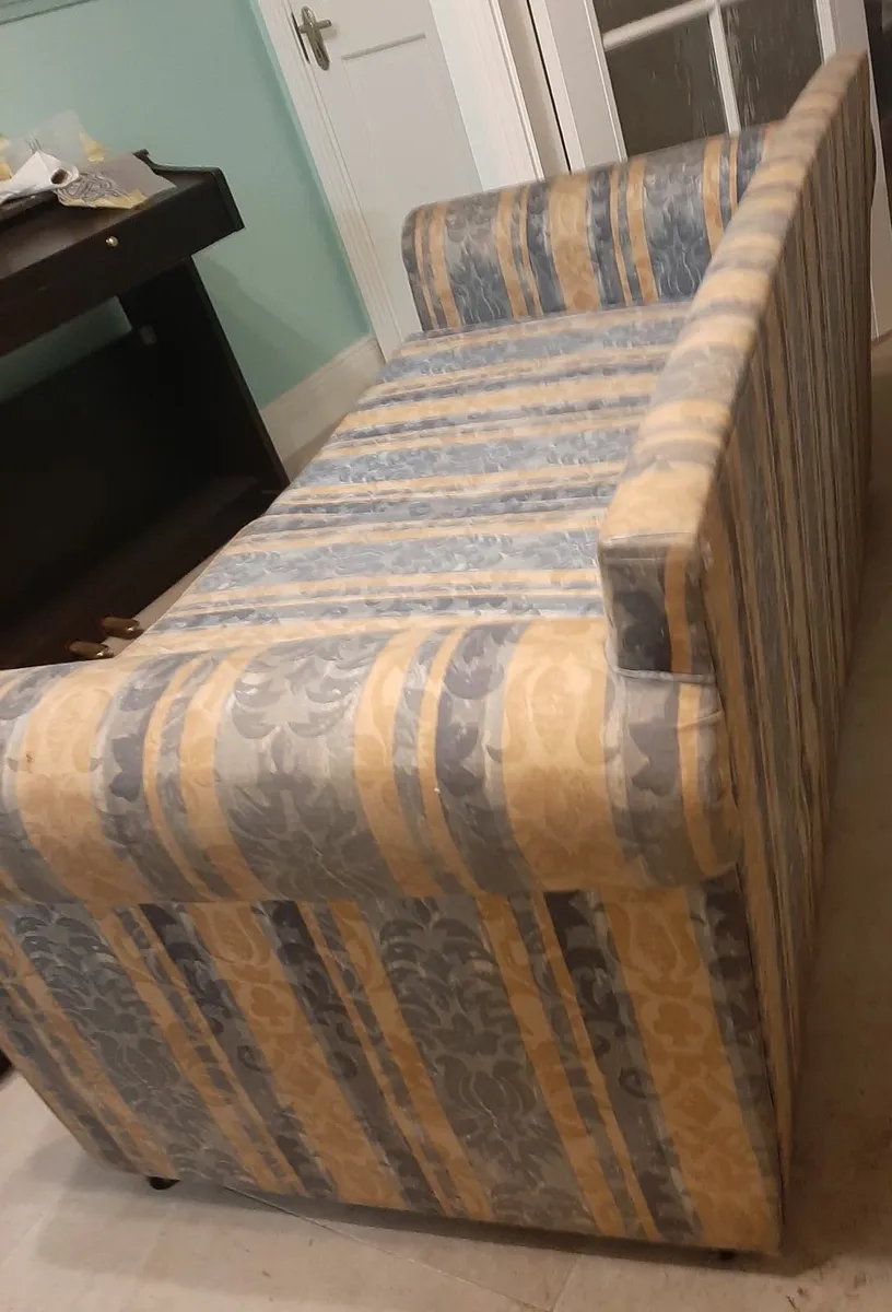 2 seater sofabed - Image 4