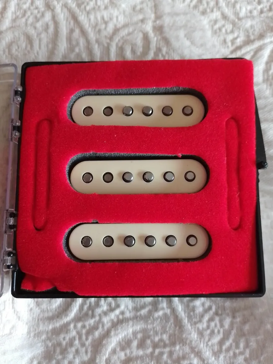 Fender Custom Shop Fat 50's Pick ups - Image 1
