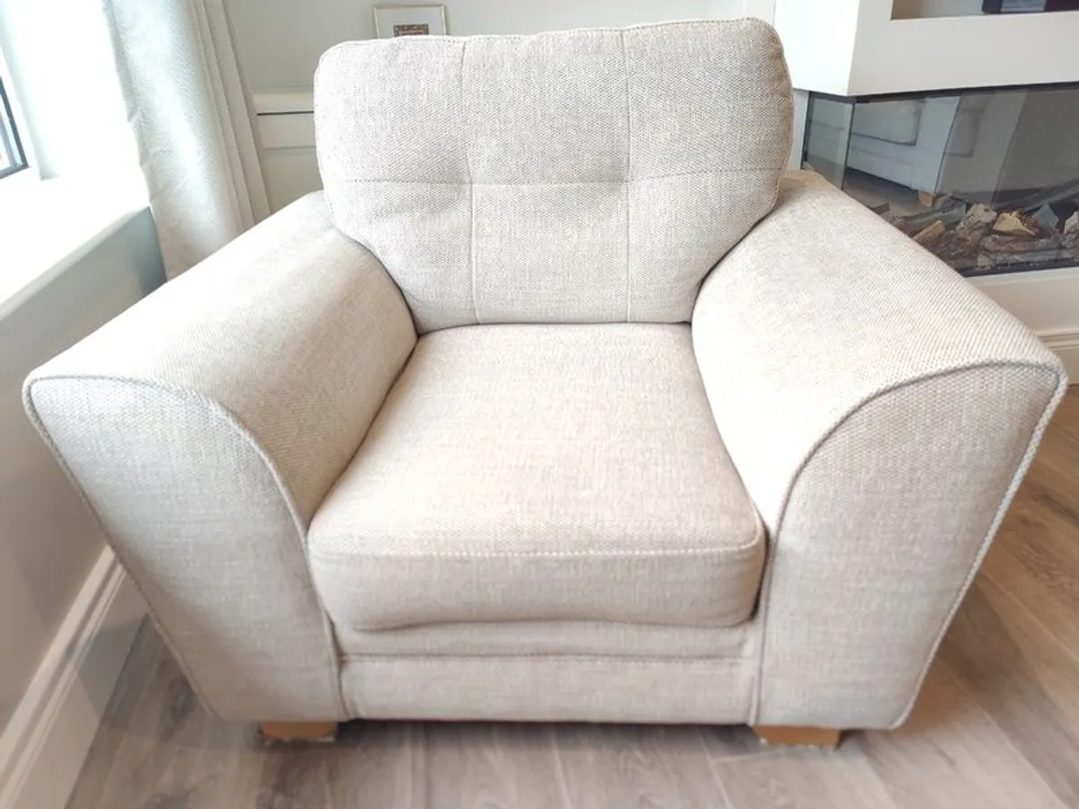 Chair / Sofa / Armchair - Image 1