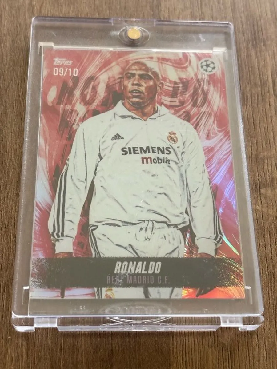 Topps Gold R9 Ronaldo 9/10 - Image 1