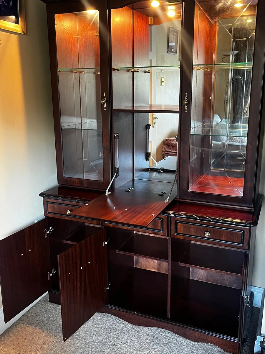 BargainMahogany Drinks Display cabinet w/ lights - Image 2