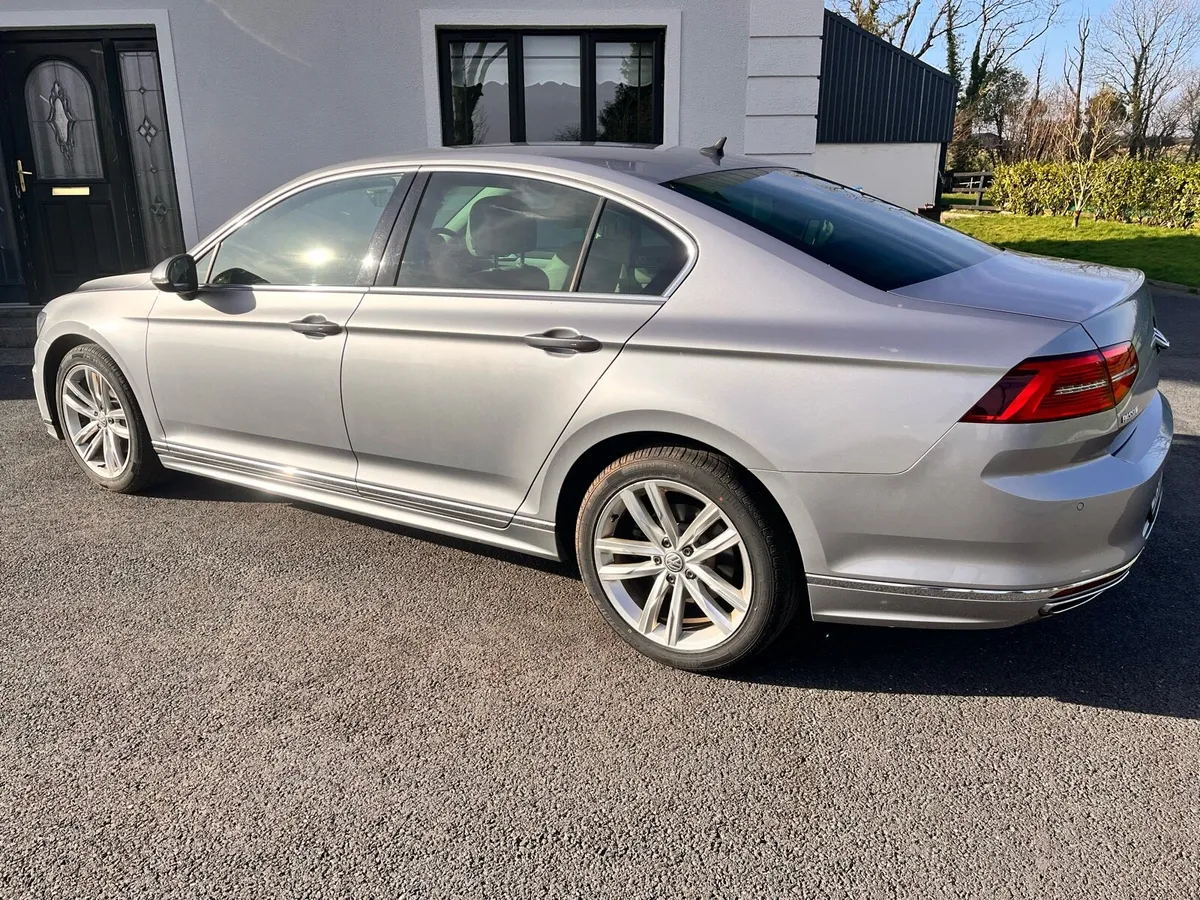 Volkswagen Passat Highline 2.0L Luxury - Image 4