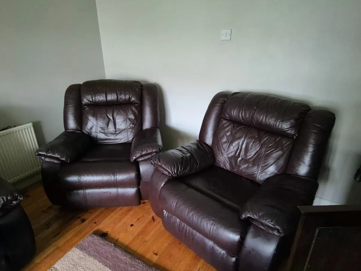 3 seater and 2 one seater sofas - Image 2
