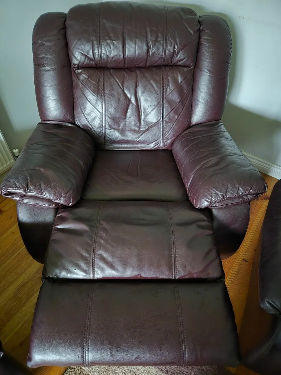 3 seater and 2 one seater sofas - Image 3