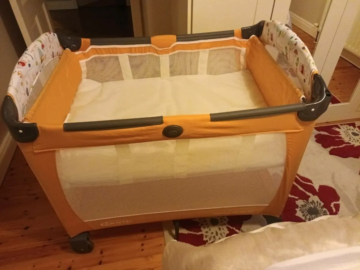 Graco Travel cot with Mattress & Changing Table. - Image 1
