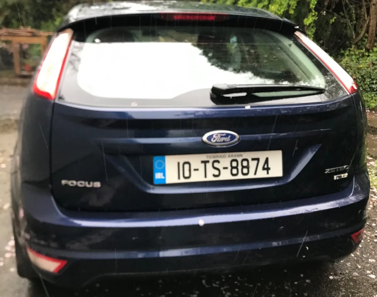 Ford Focus 2010 - Image 2