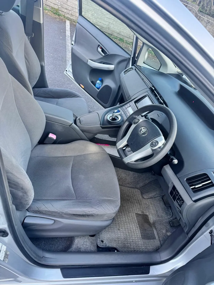 Toyota Prius 2010 - Image 2
