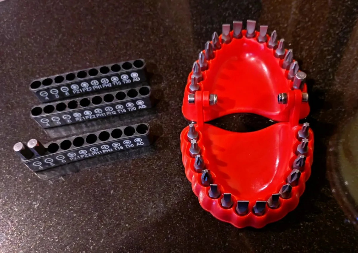 SCREWDRIVER DRILL BITS & HOLDER (BRAND NEW). - Image 4