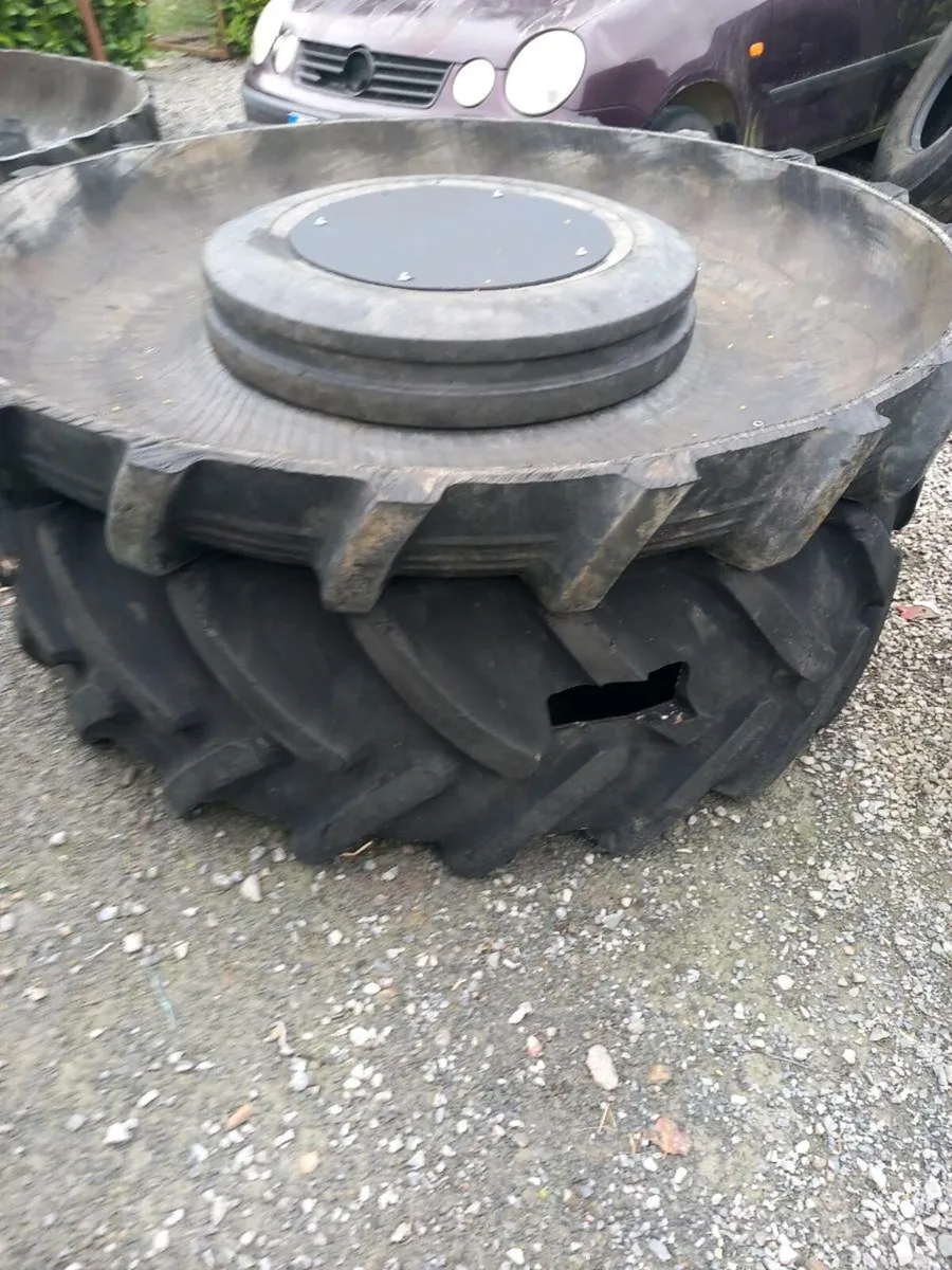Cattle/ horse / Fully Rubber feeding troughs - Image 2