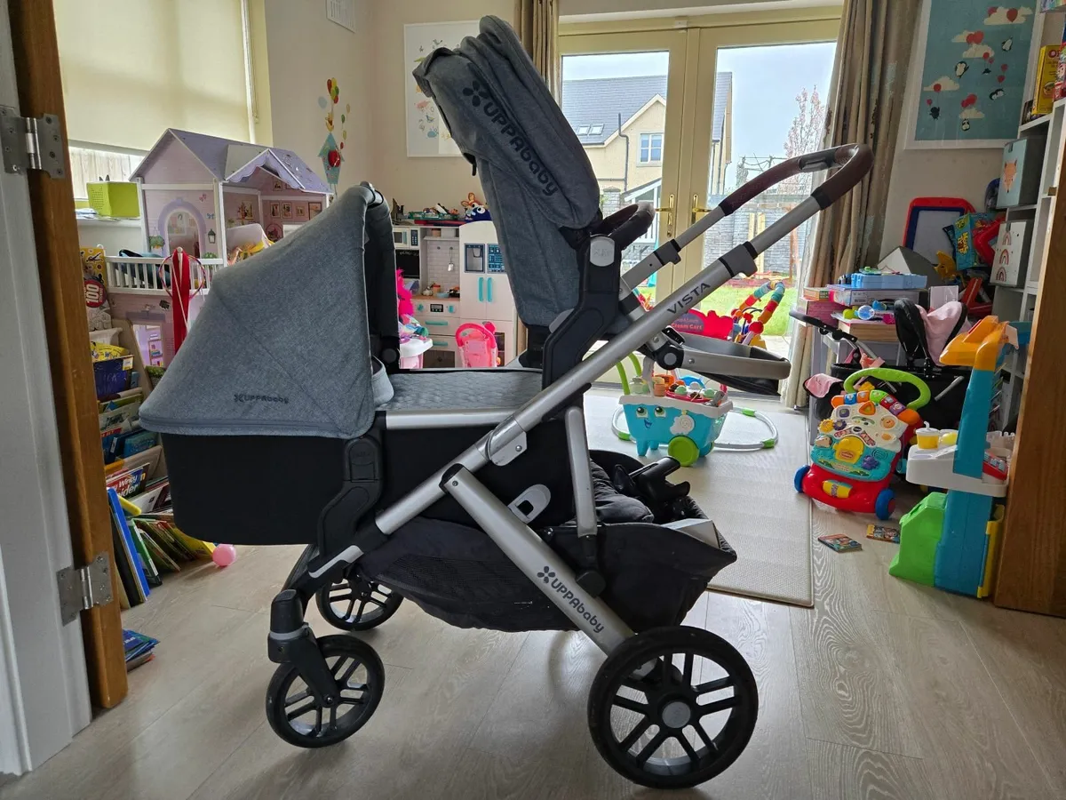 Uppababy Vista V2 (RUMBLE SEAT SOLD SEPARATELY) - Image 1