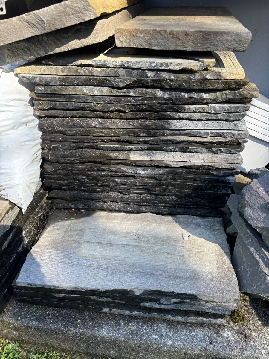 Paving slabs and stone - Image 1