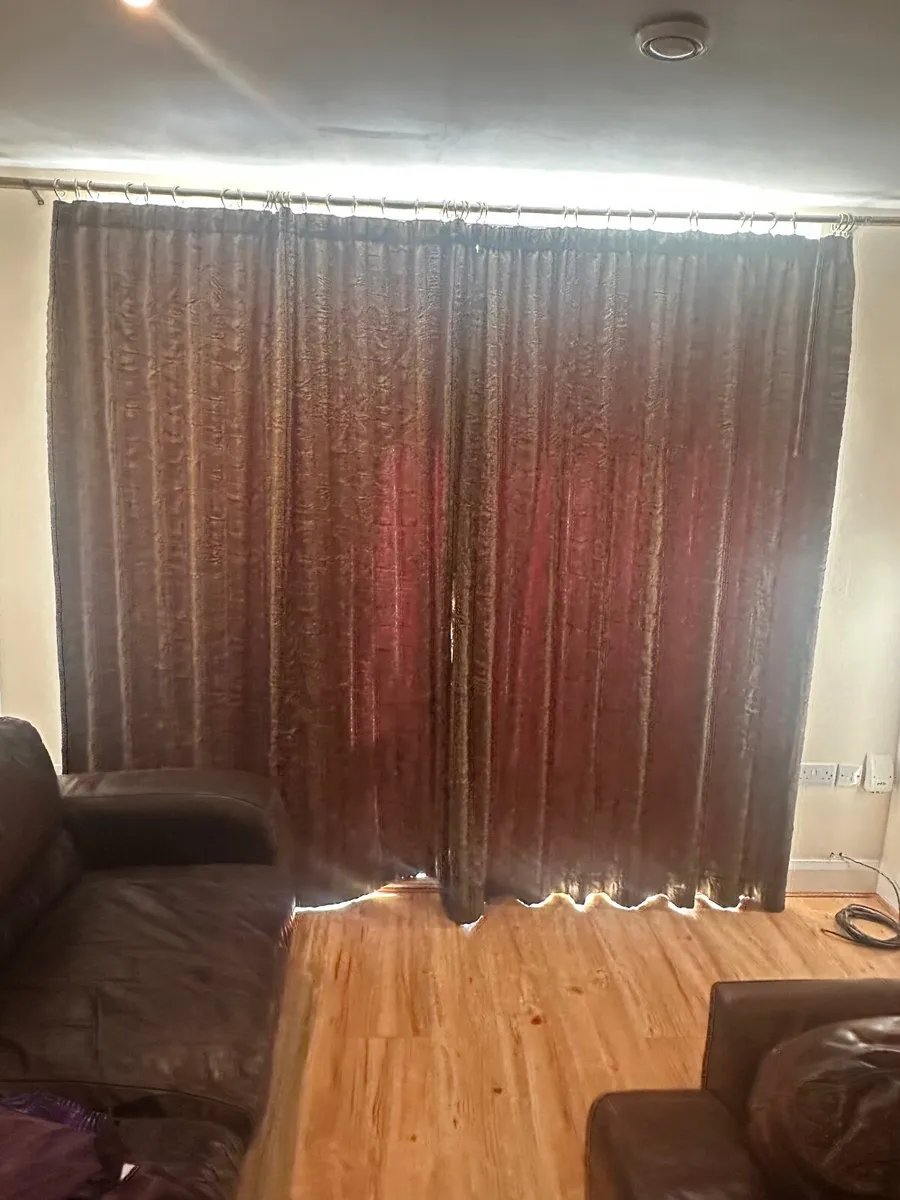 Blinds - Image 1