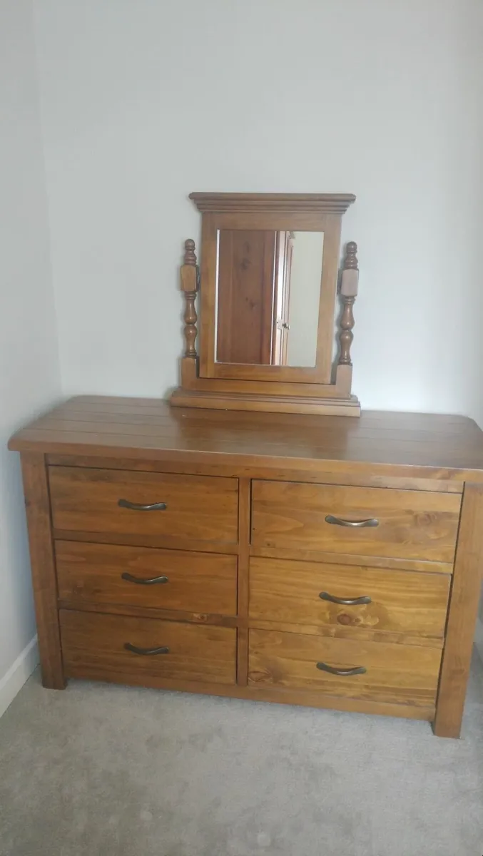 Bedroom furniture - Image 1