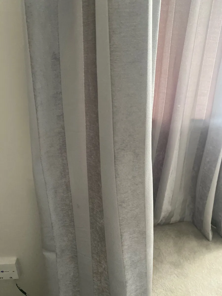 Curtains with blackout lining - Image 4