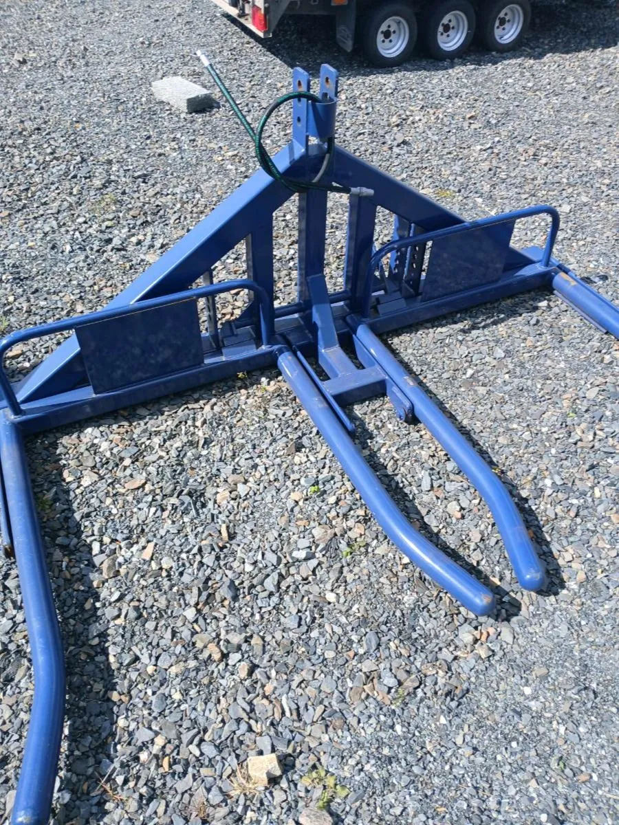 Machinery farm - Image 2