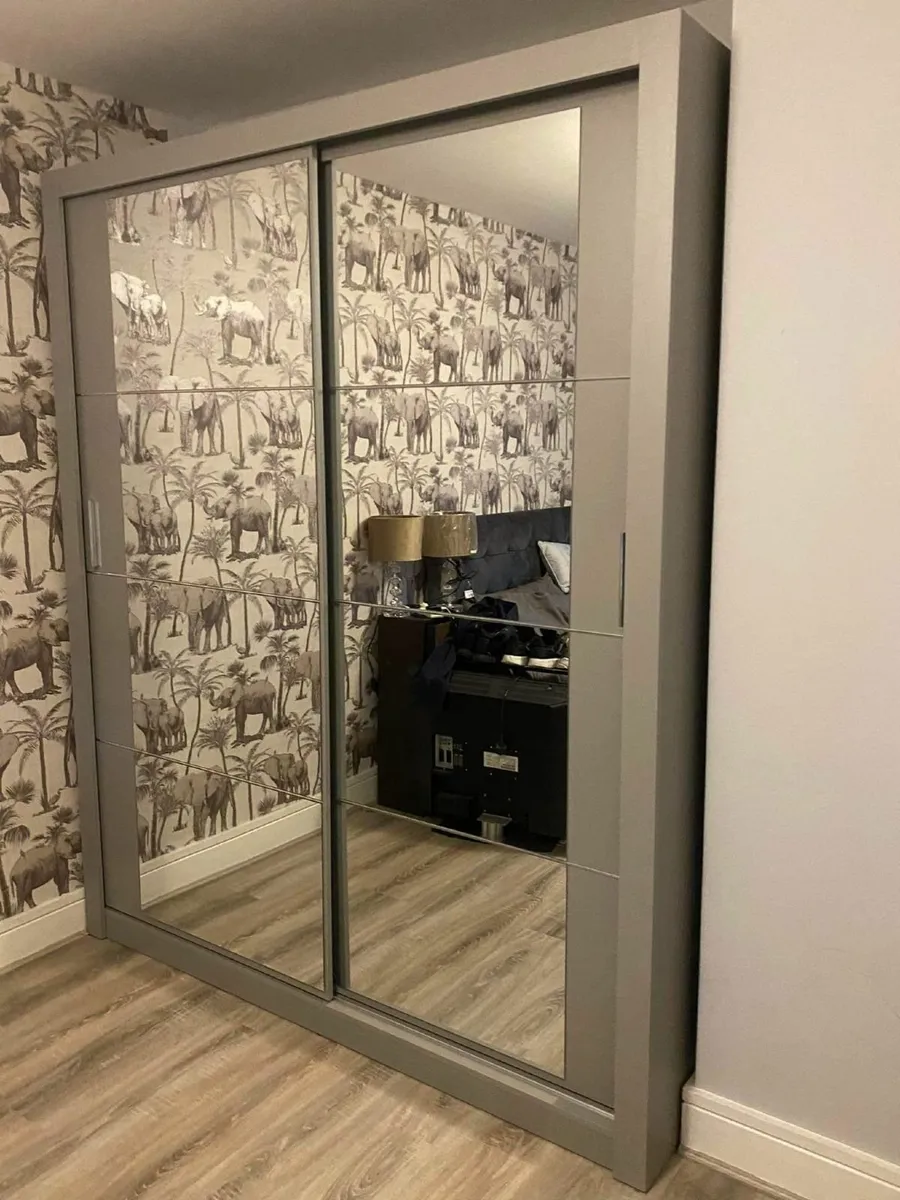 SLIDING DOOR WARDROBES - Image 2