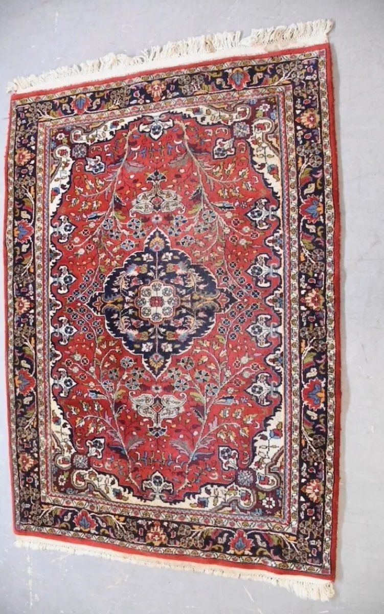 Hand knotted Keshan wool rug - Image 1
