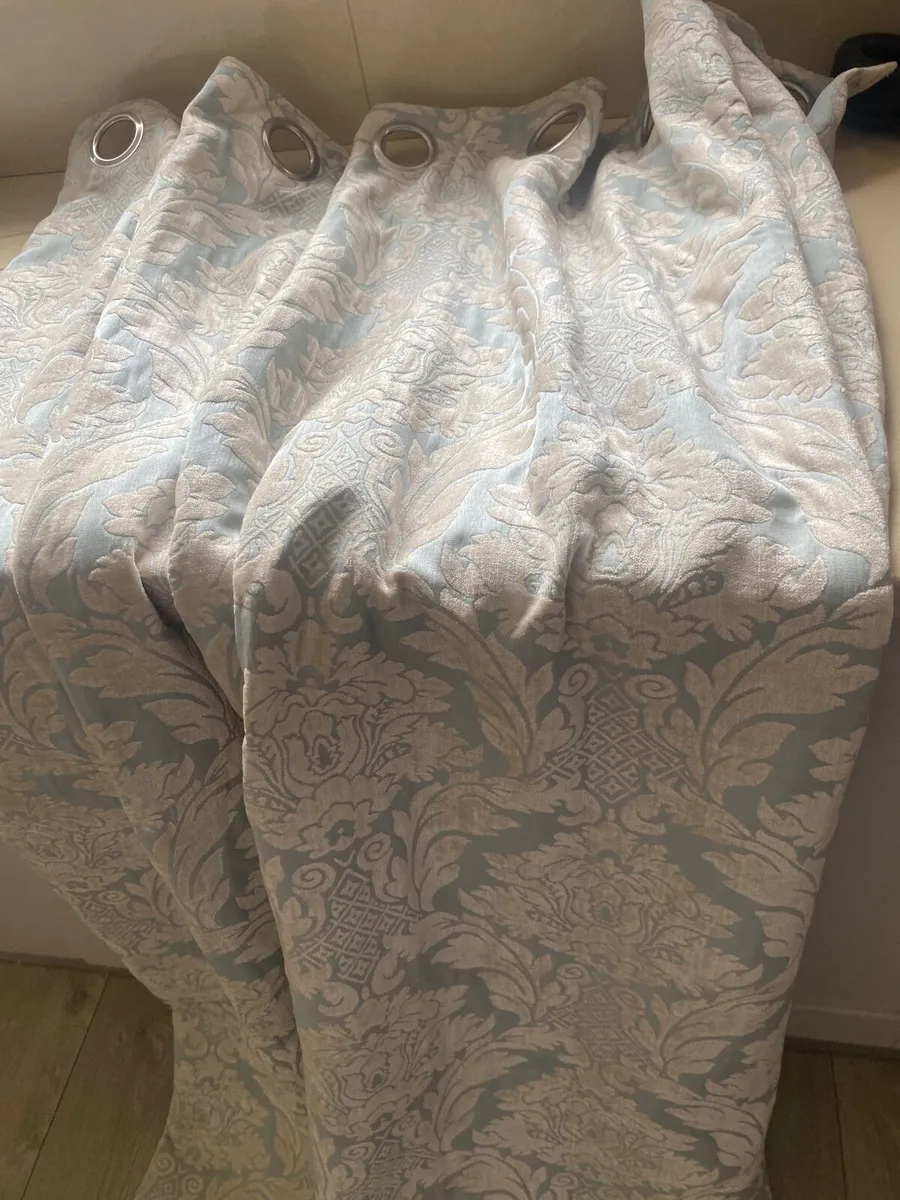 Lined curtains - Image 1