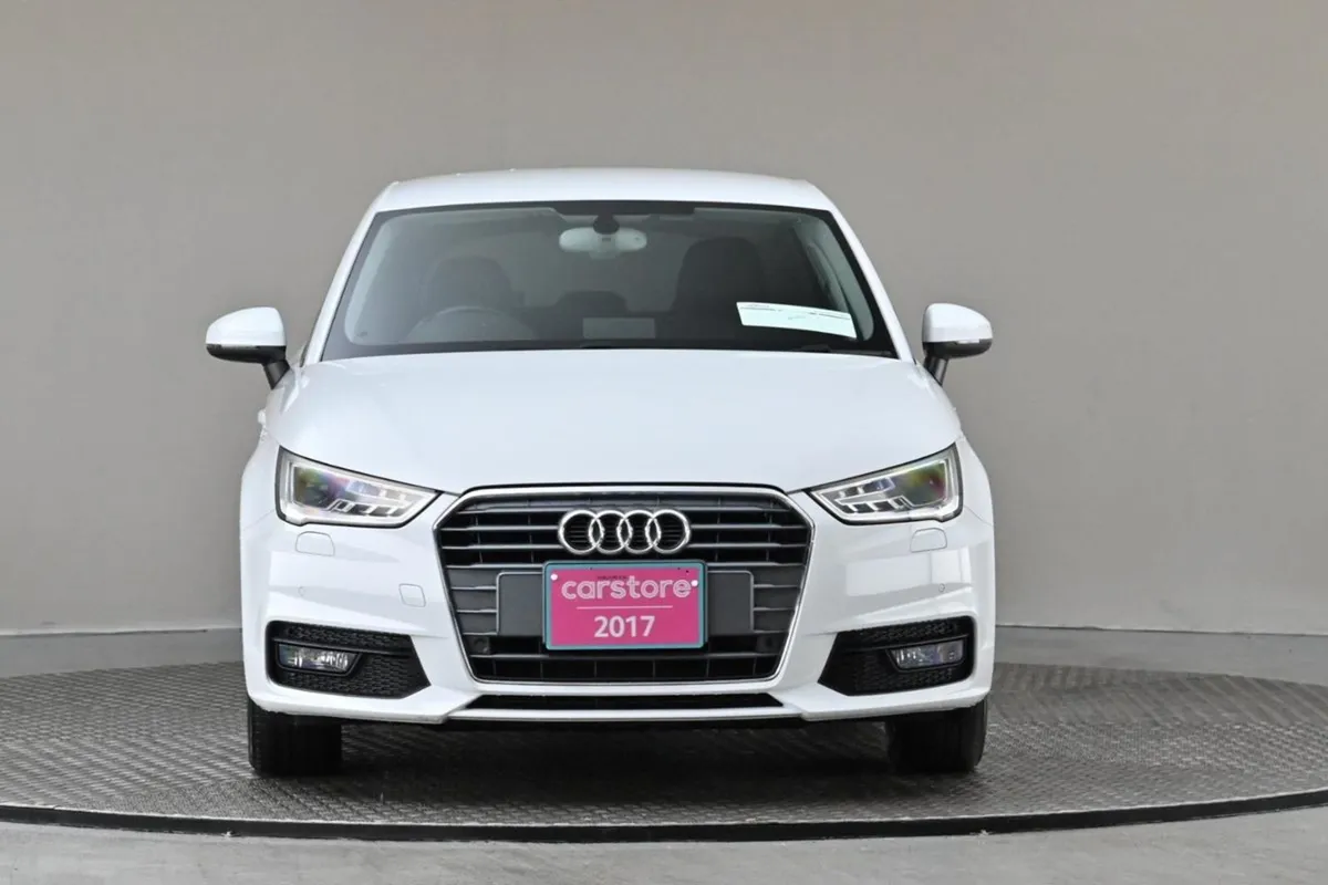 Audi A1 1.0tfsi S-tronic full Leather Sport Seats - Image 2