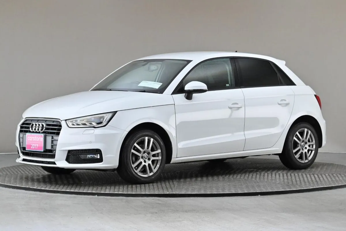 Audi A1 1.0tfsi S-tronic full Leather Sport Seats - Image 4
