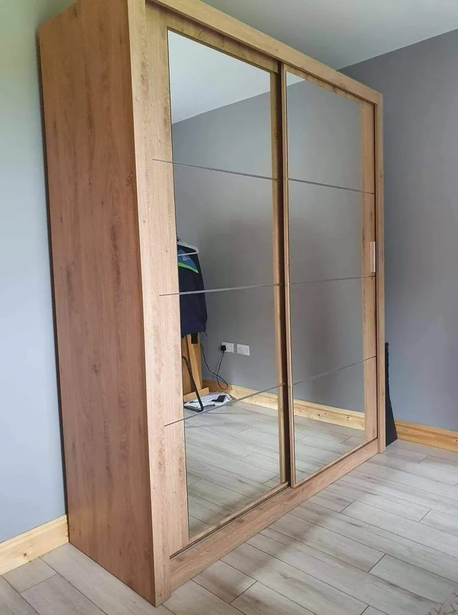 SLIDING DOOR WARDROBES - Image 2