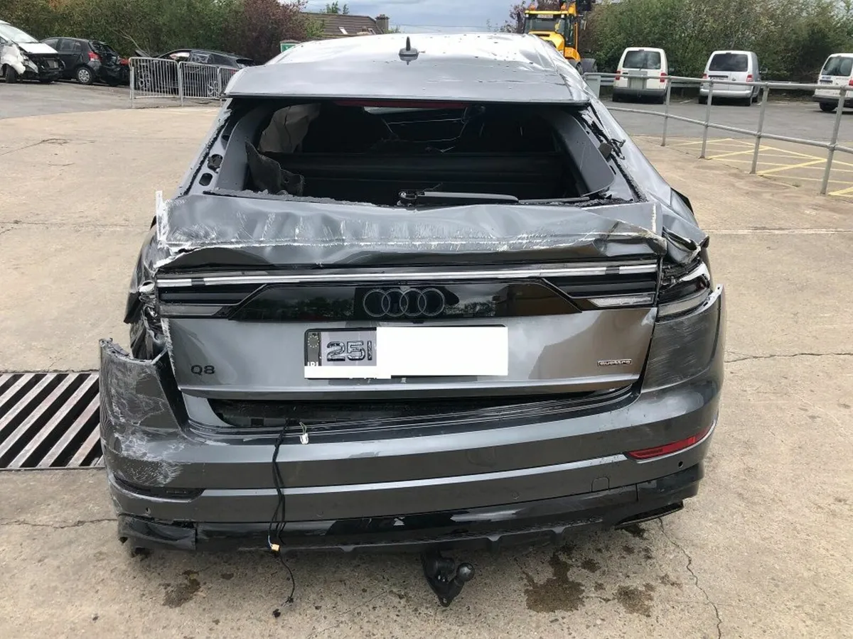 2025 AUDI Q8 3 LTR HYBRID - Image 3