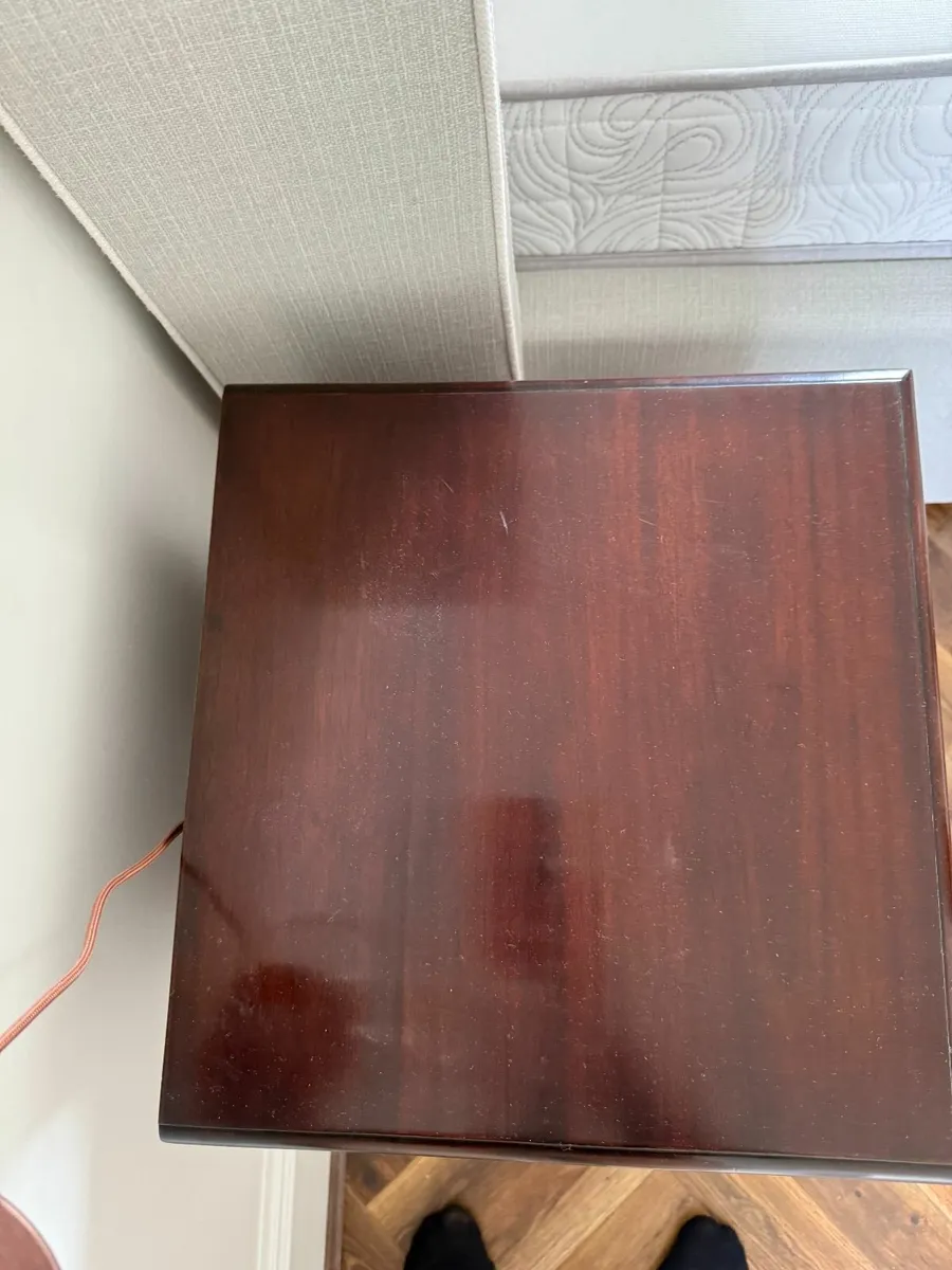 2 Mahogany Bedside Tables - Image 2