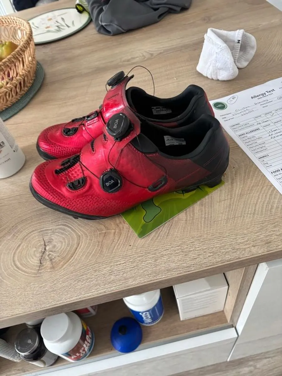 Shimano XC702 cycling shoes - like new - Image 1