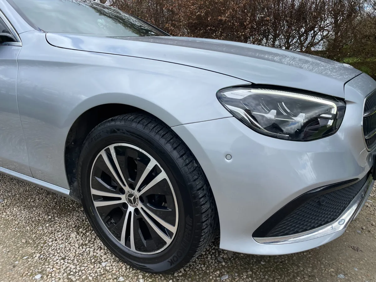 MERCEDES-BENZ E220 D ELEGANCE/SPORT 2.0 LITRE A/T - Image 4