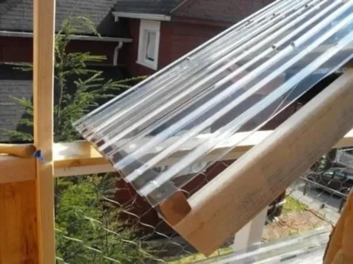 CLEAR POLYCARBONATE UNBREAKABLE ROOF SHEETS - Image 3
