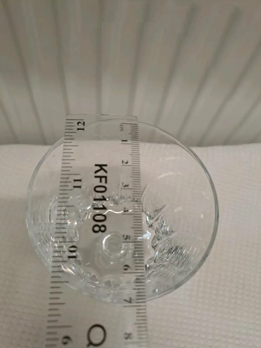 4 Cris D'Arques wine glasses - Image 3