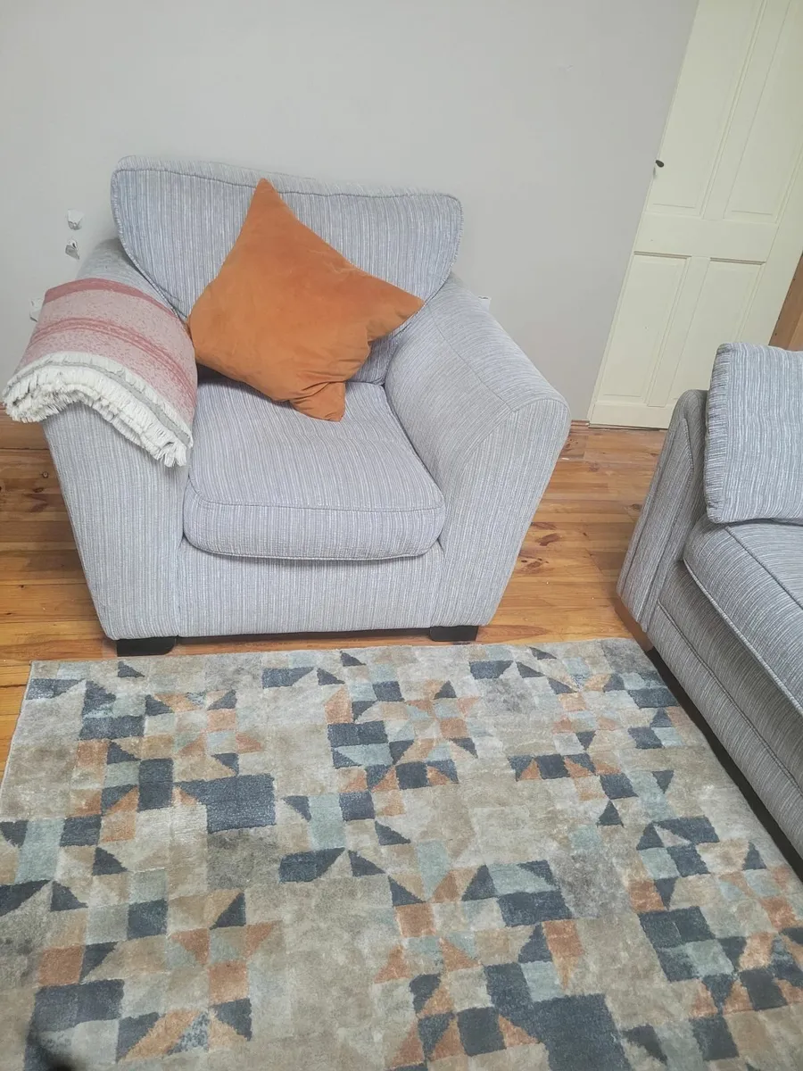 Couch - Image 4
