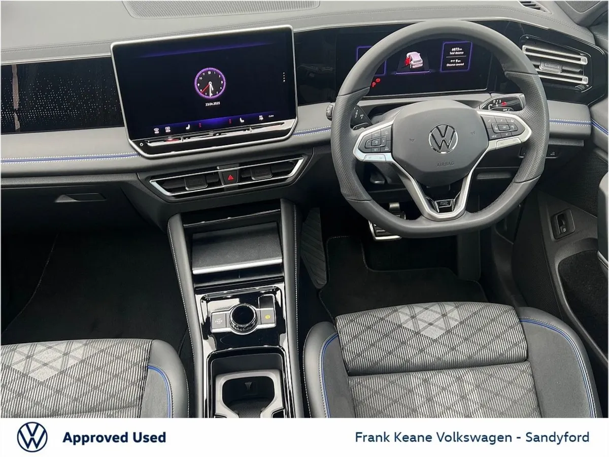Volkswagen Tiguan  r-line   panoramic Sunroof  1. - Image 2