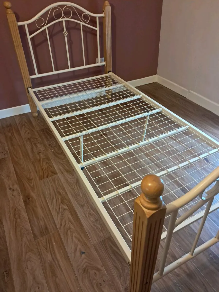 Single bed - Image 3