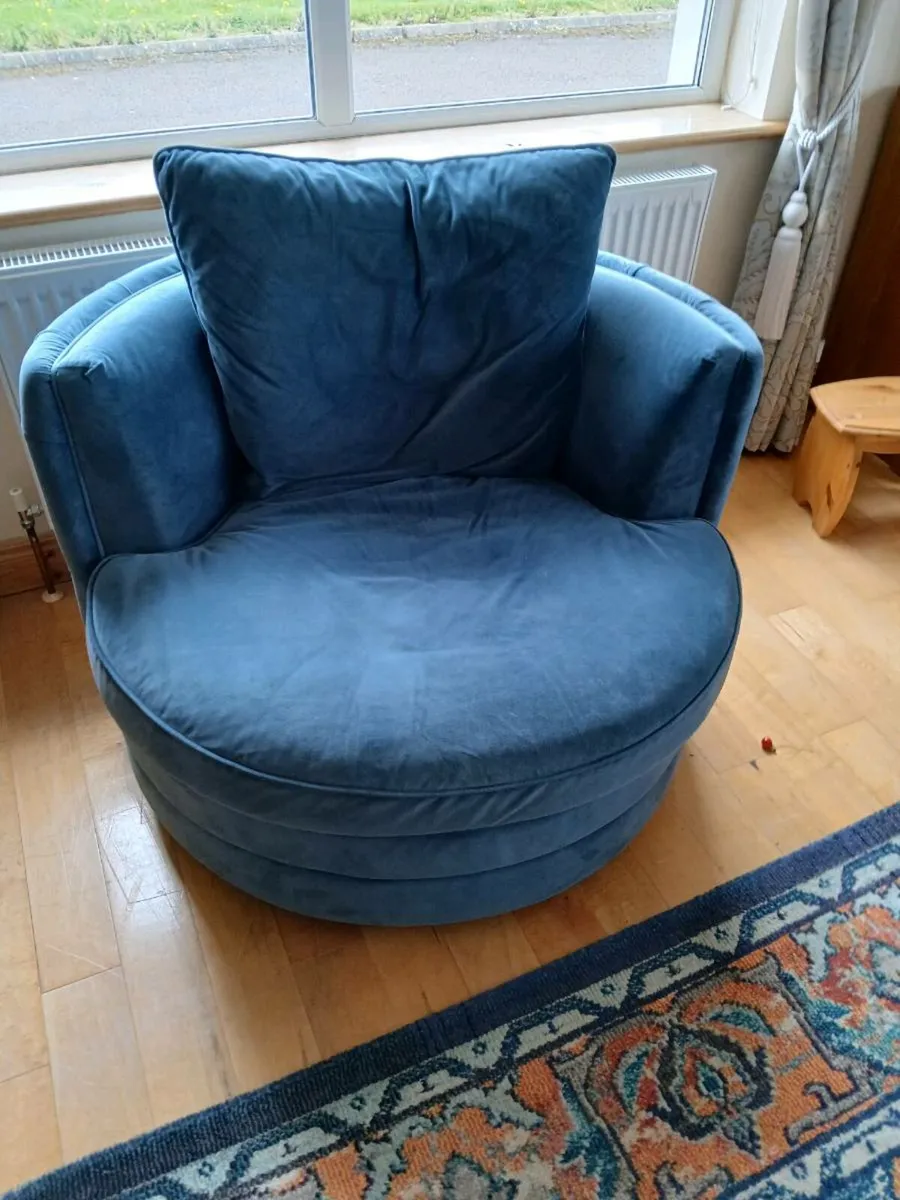 Swivel chair - Image 1