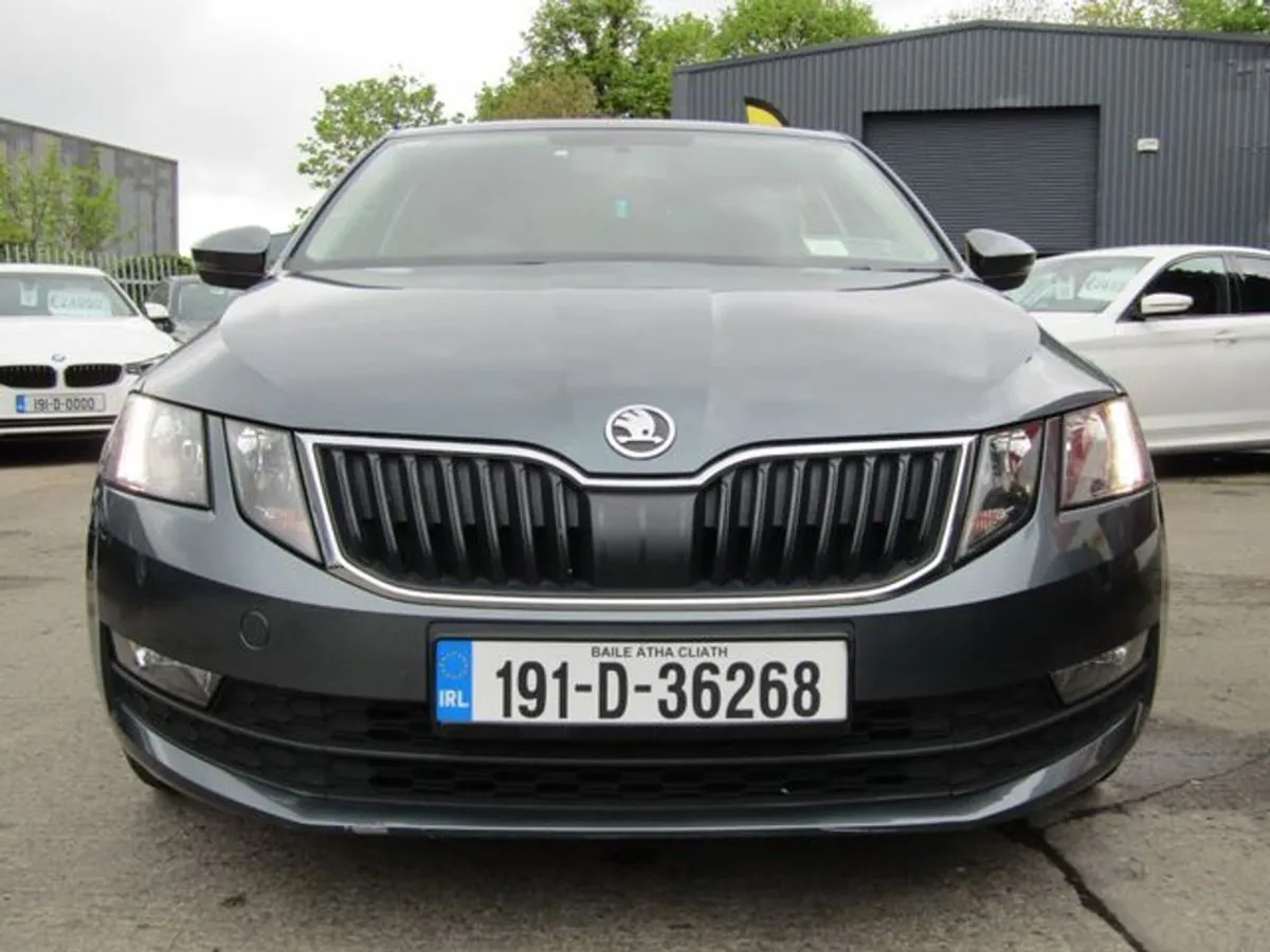 Skoda Octavia AMB 1.6tdi 115HP DSG 4DR Auto - Image 3