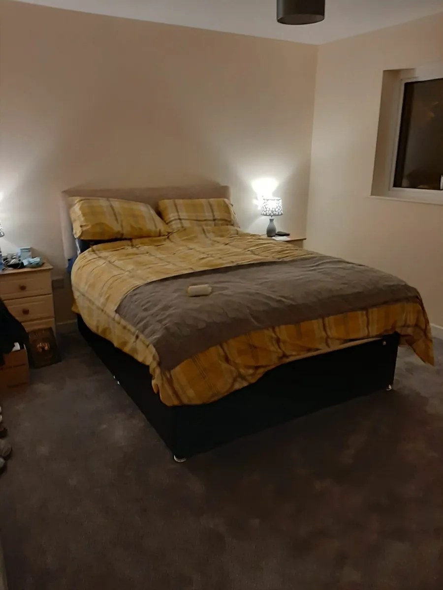 Double  bed - Image 1