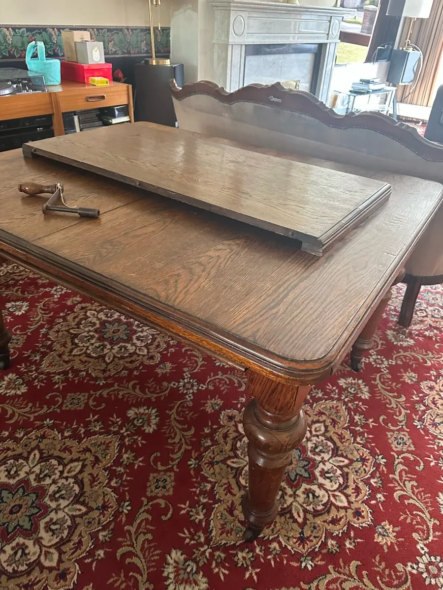 Oak table - Image 1