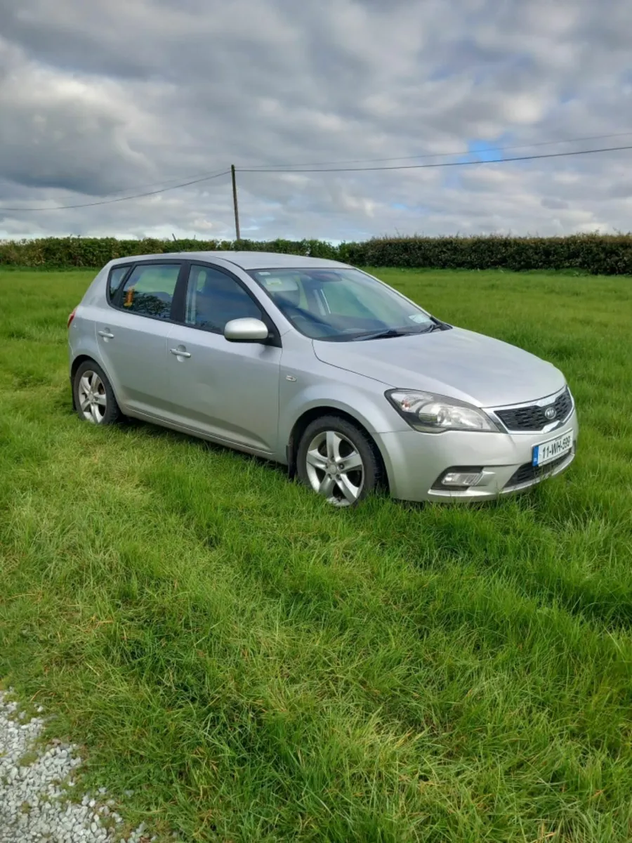 Kia Ceed 2011 - Image 1