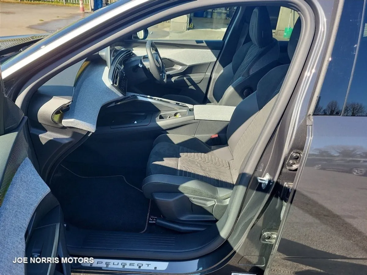 Peugeot 3008 GT 73kwh 210HP Demo - Image 2