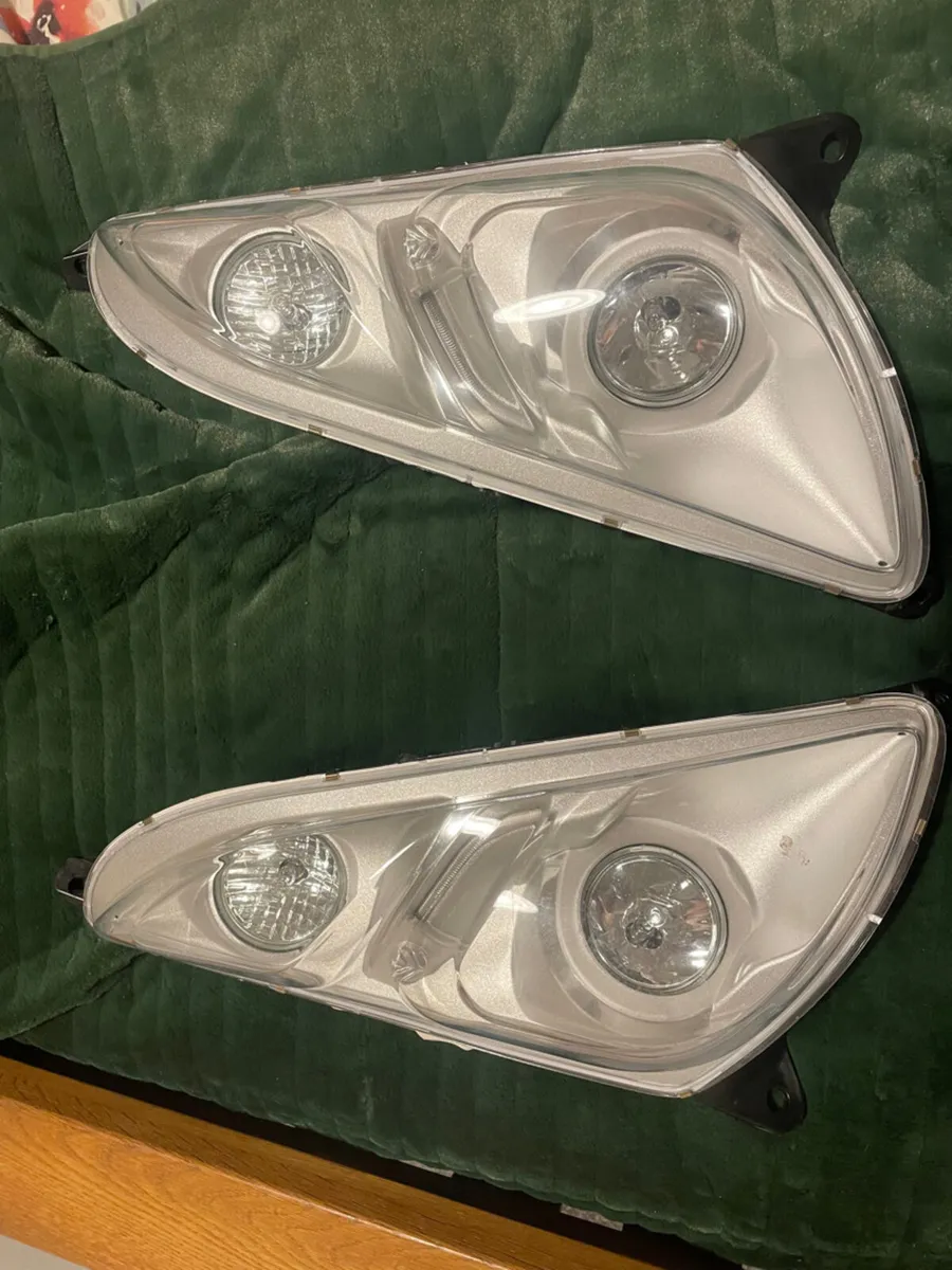 T7 headlights - Image 1