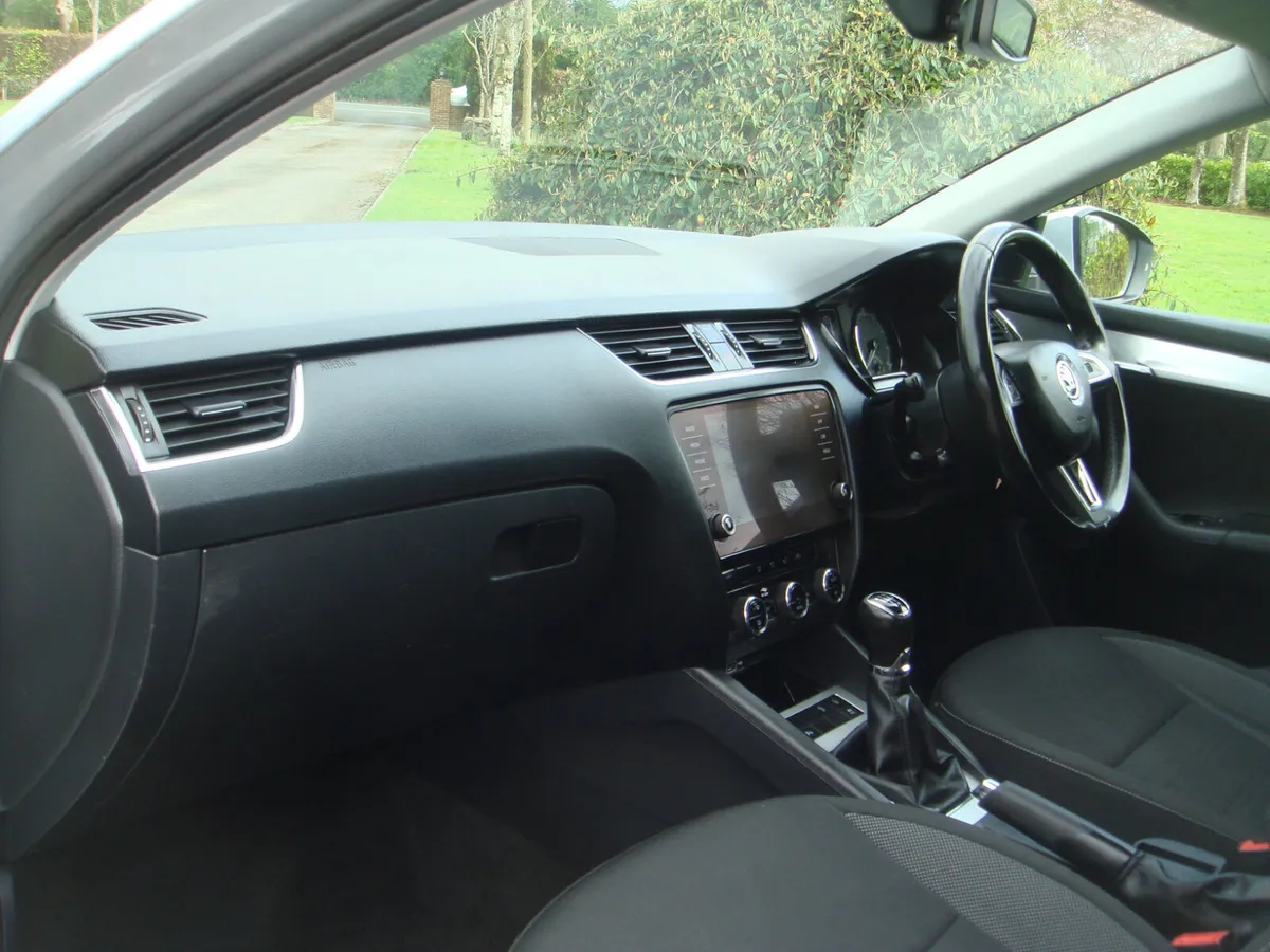 20 Octavia SE Technology Estate 1.6 TDI 115 BHP - Image 4