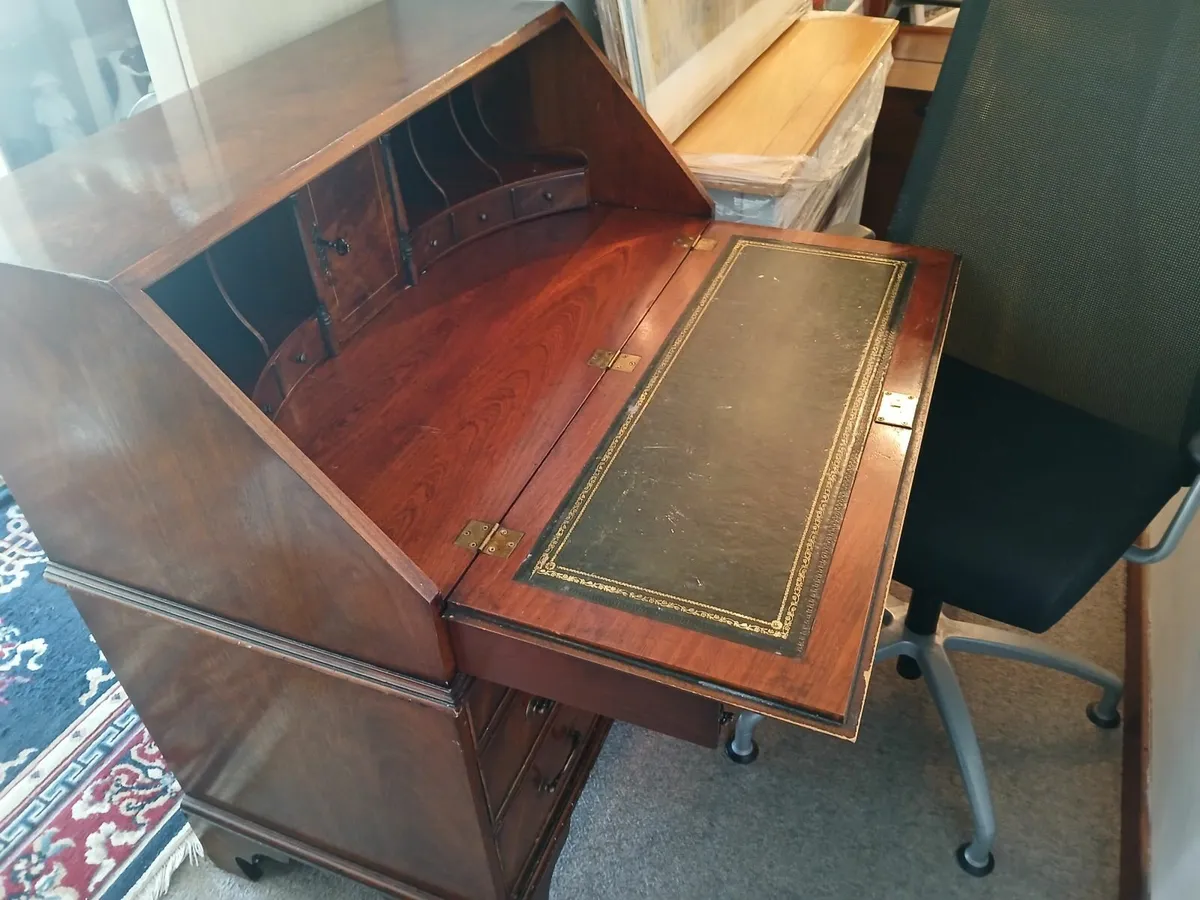 Office buro desk ....vintsge delivered - Image 4
