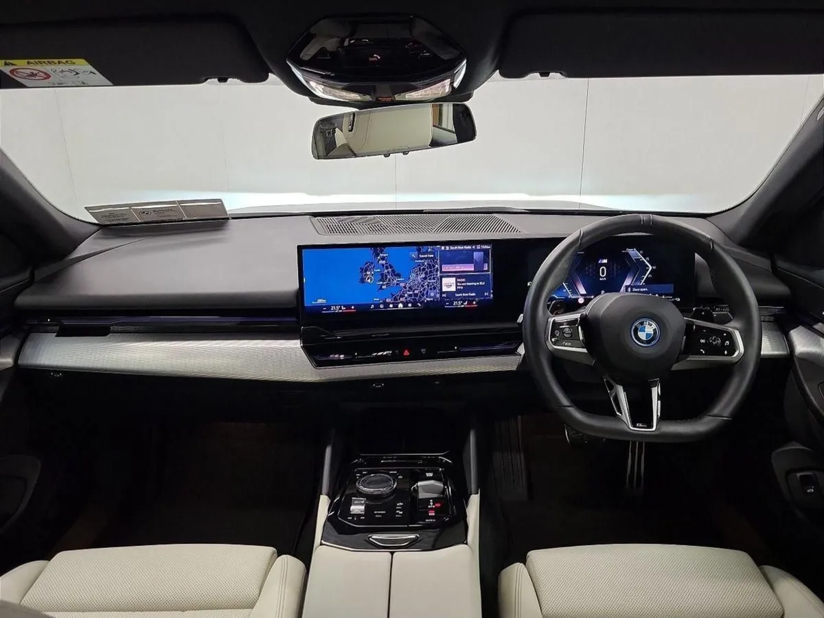 BMW 5 Series 530e M Sport Saloon - Image 4