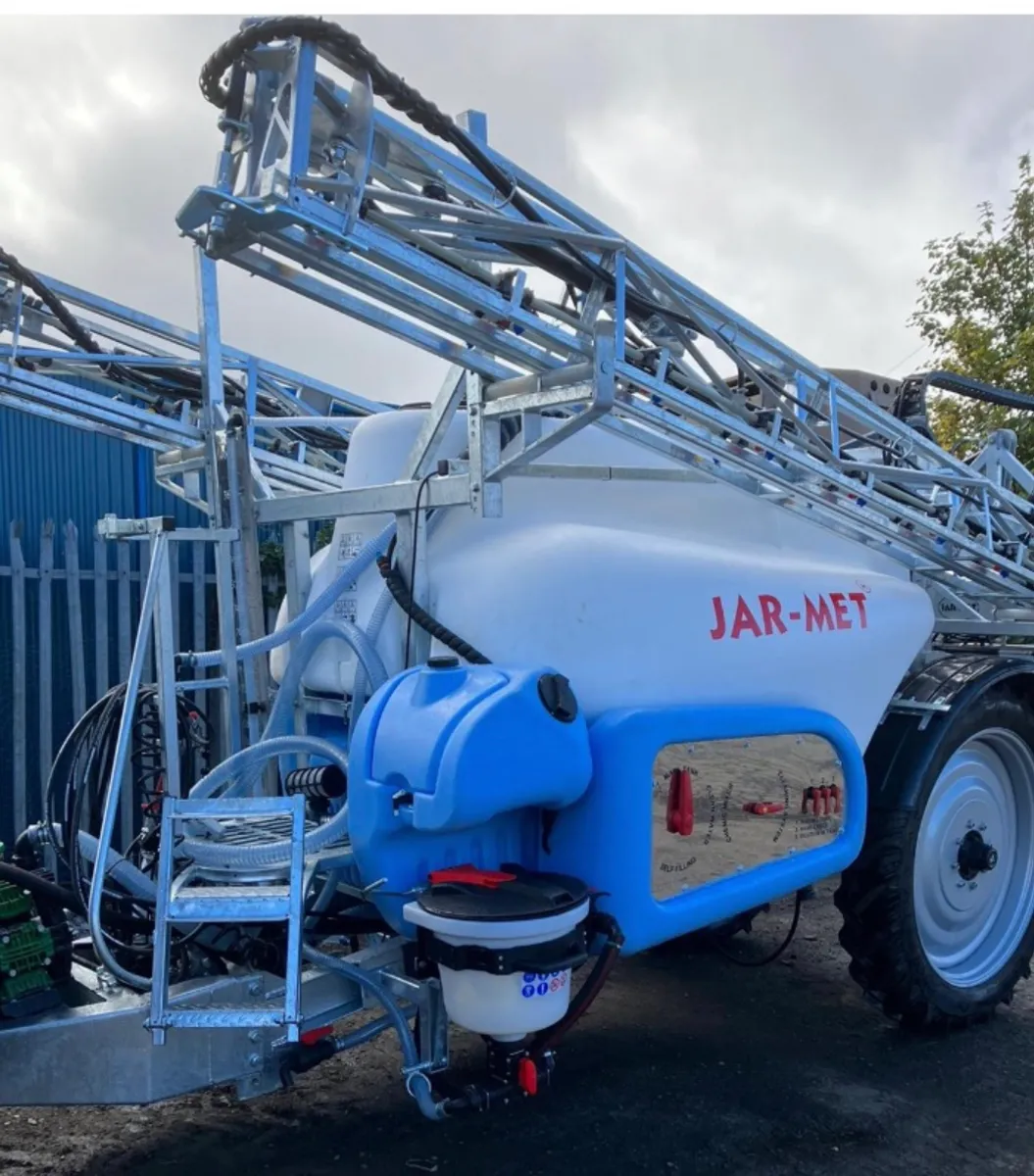 Sprayers. 4000 litre Banco Jarmet 24 m
